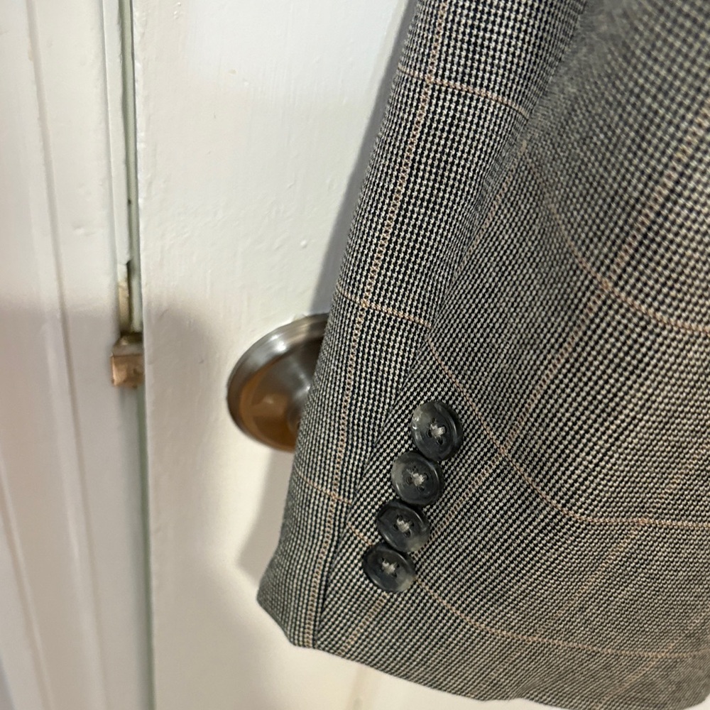 Jos. A. Bank Brown & Gray Windowpane Sport Coat with Subtle Check 48R - Picture 4 of 6